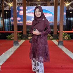 Dwi Farhatul Maslahah, S.Pd